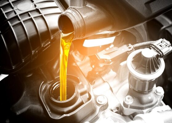 2 LOẠI MÁY NÉN KHÍ TRỤC VÍT VÀ PISTON - LOẠI NÀO PHÙ HỢP CHO BẠN?